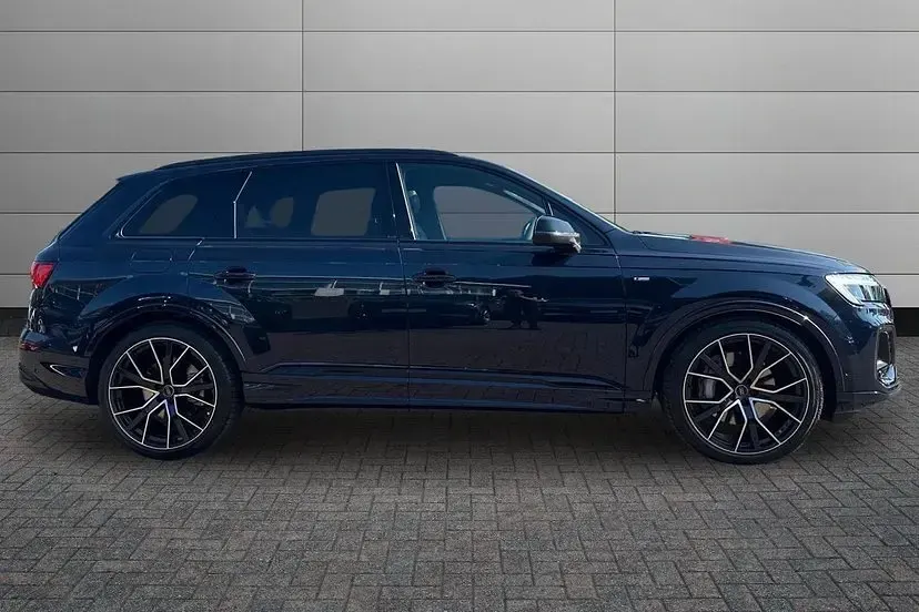 New Audi Q7 Black Edition 286 HP (210 kW) 2026 Waitomo blue SUV
