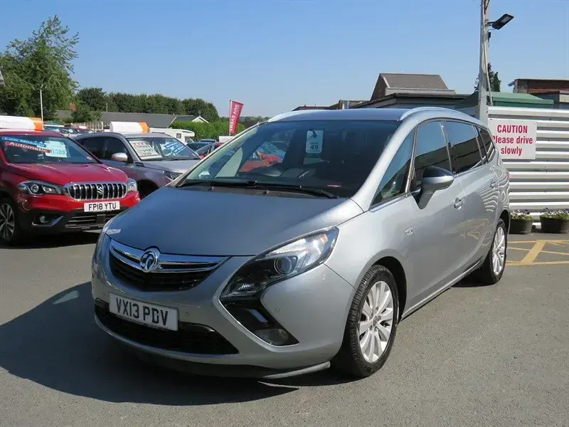 Used Vauxhall Zafira Tourer S 130 HP (95 kW) 2013 Silver MPV