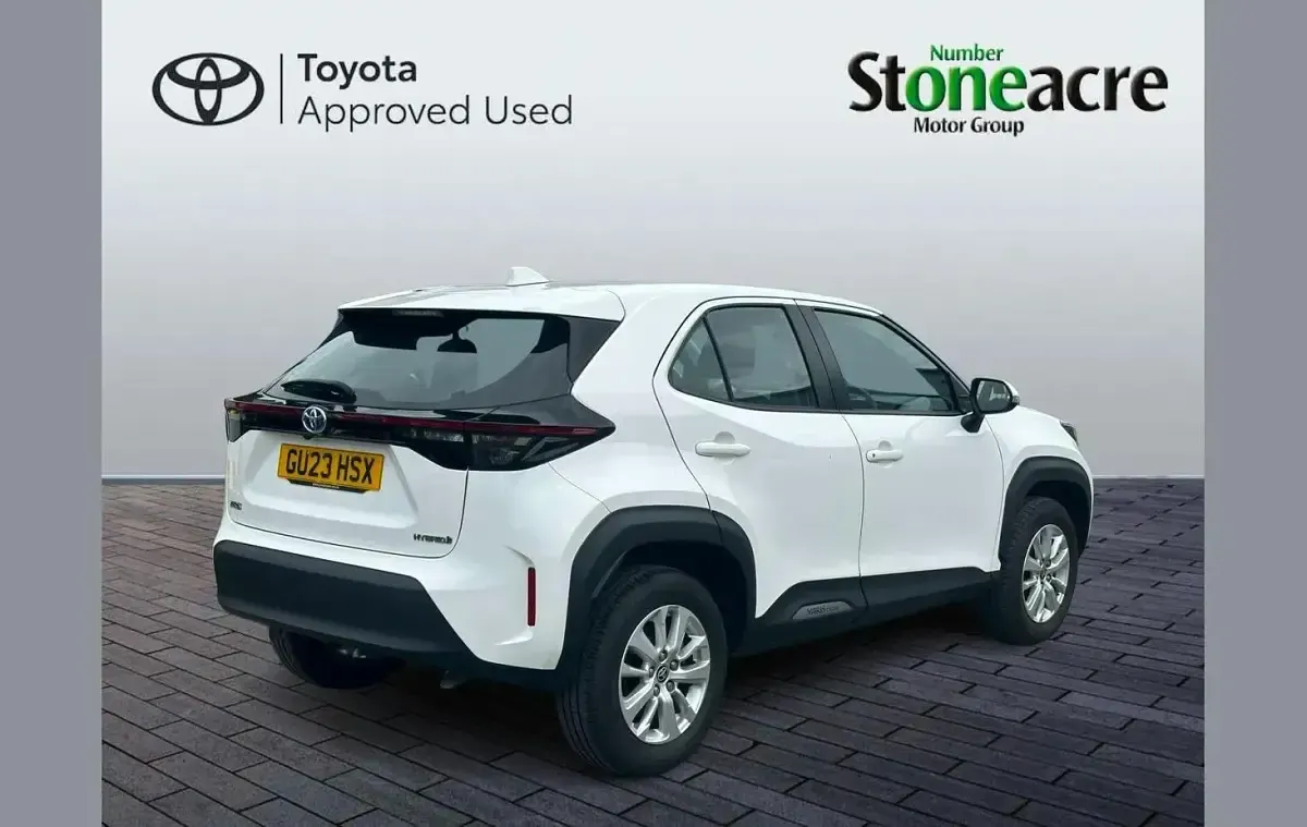 Used Toyota Yaris Cross 113 HP (83 kW) 2023 White SUV