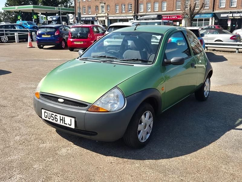 Usado Ford Ka 70 HP (51 kW) 2006 Verde Citadino