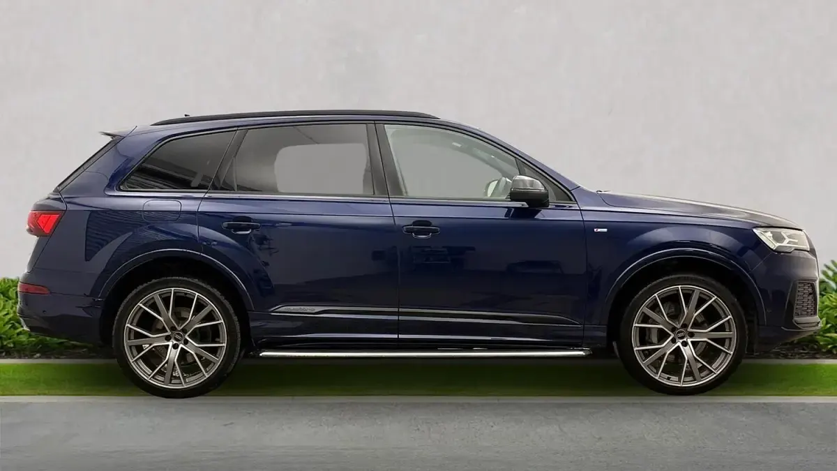 Begagnad Audi Q7 Advanced 231 HK (169 kW) 2023 Blå SUV
