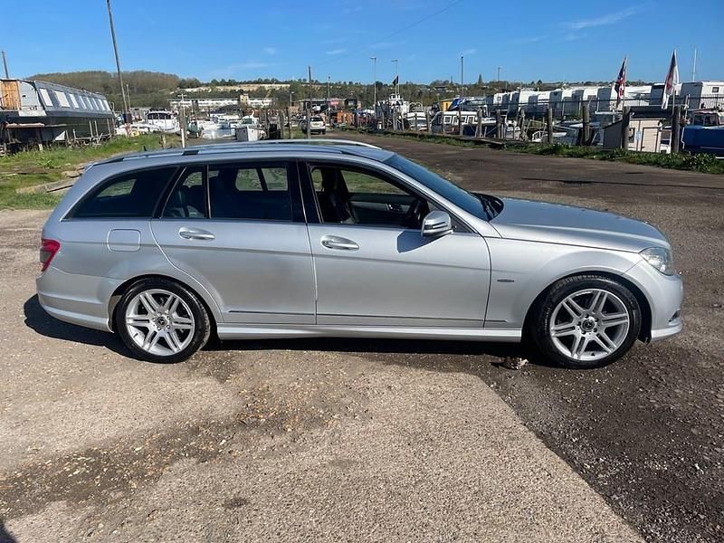 Begagnad Mercedes C180 156 HK (114 kW) 2009 Silver Kombi