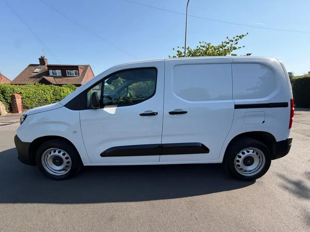 Used Peugeot Partner 2024 White MPV