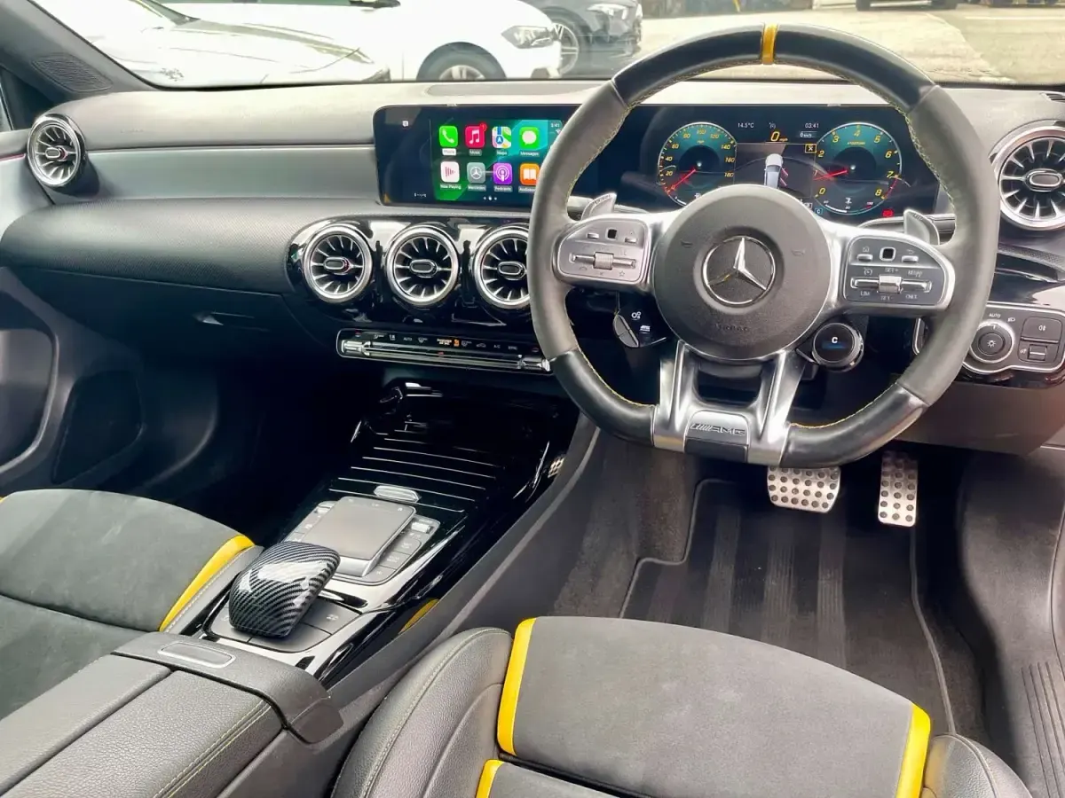 Usado Mercedes A45 AMG AMG 421 HP (309 kW) 2021 Vermelho Citadino