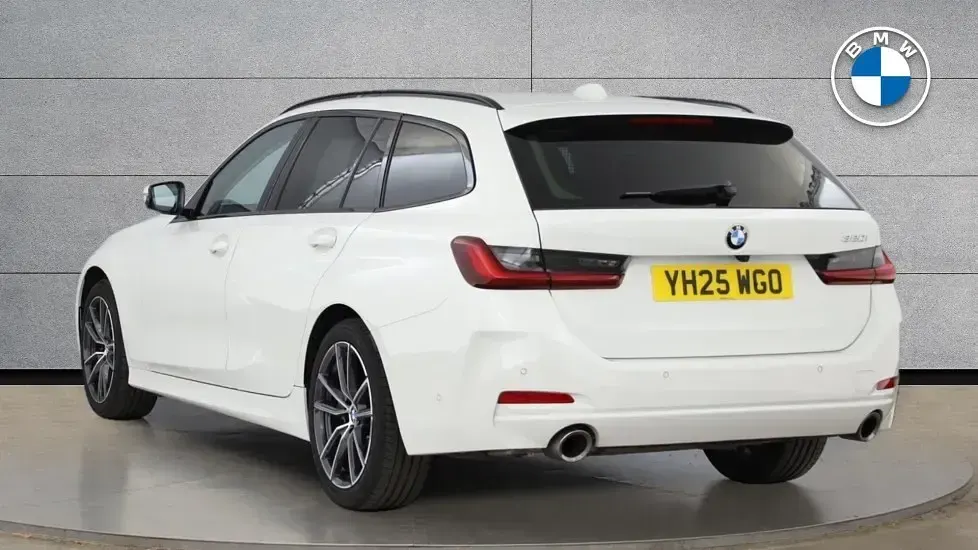 Used BMW 320 Sport Line 181 HP (133 kW) 2025 White Estate