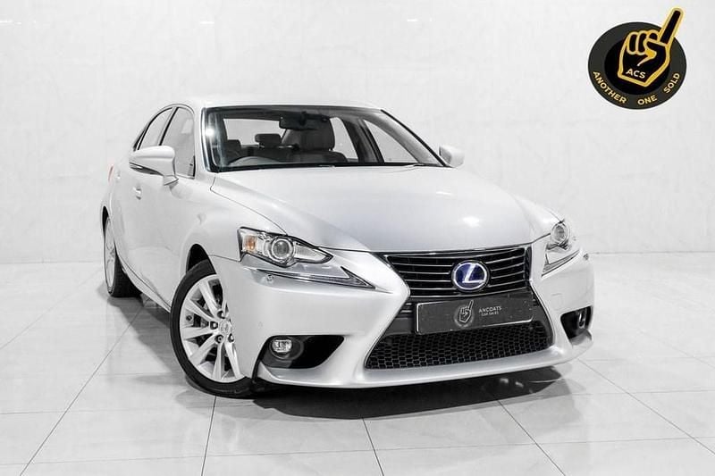 Used Lexus IS300h 223 HP (164 kW) 2016 Silver Sedan