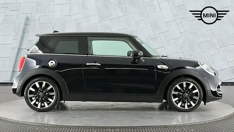 Usado Mini Cooper S Exclusive 189 HP (139 kW) 2020 Preto Citadino