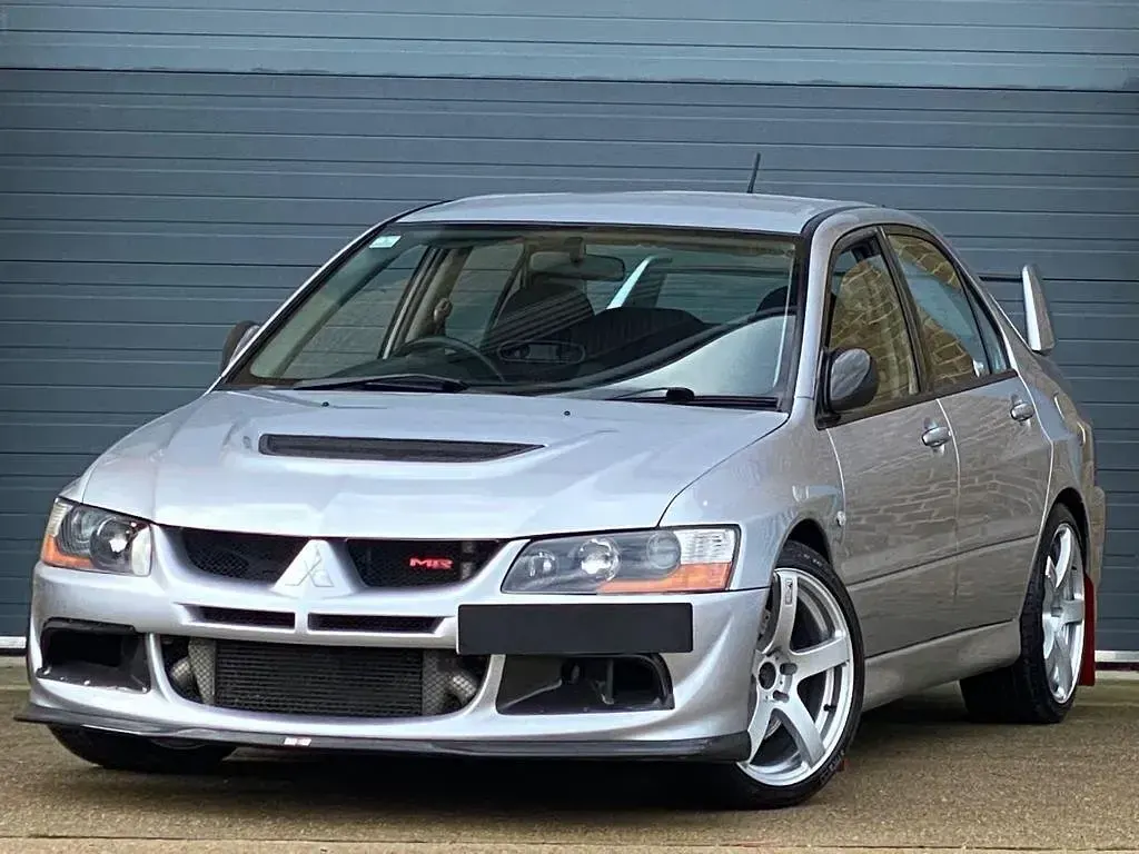 Used Mitsubishi Lancer Evolution 400 HP (294 kW) 2004 Silver Sedan