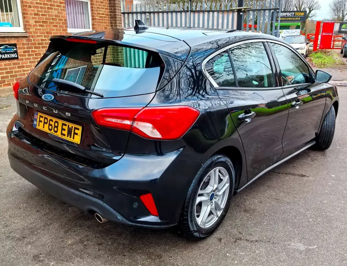 Used Ford Focus Zetec 125 HP (91 kW) 2018 Black Hatchback