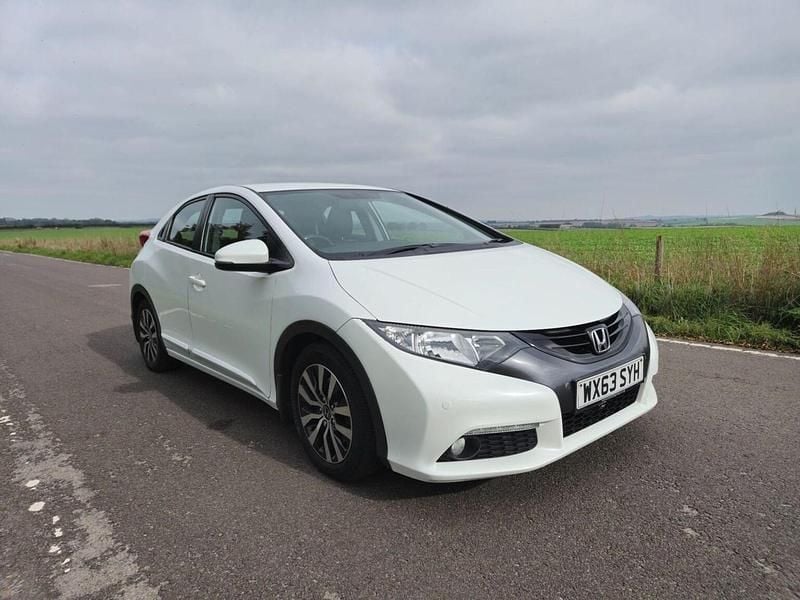 White Used 2013 Honda Civic EX Hatchback | £6,995 (Expensive) - Image 1/4