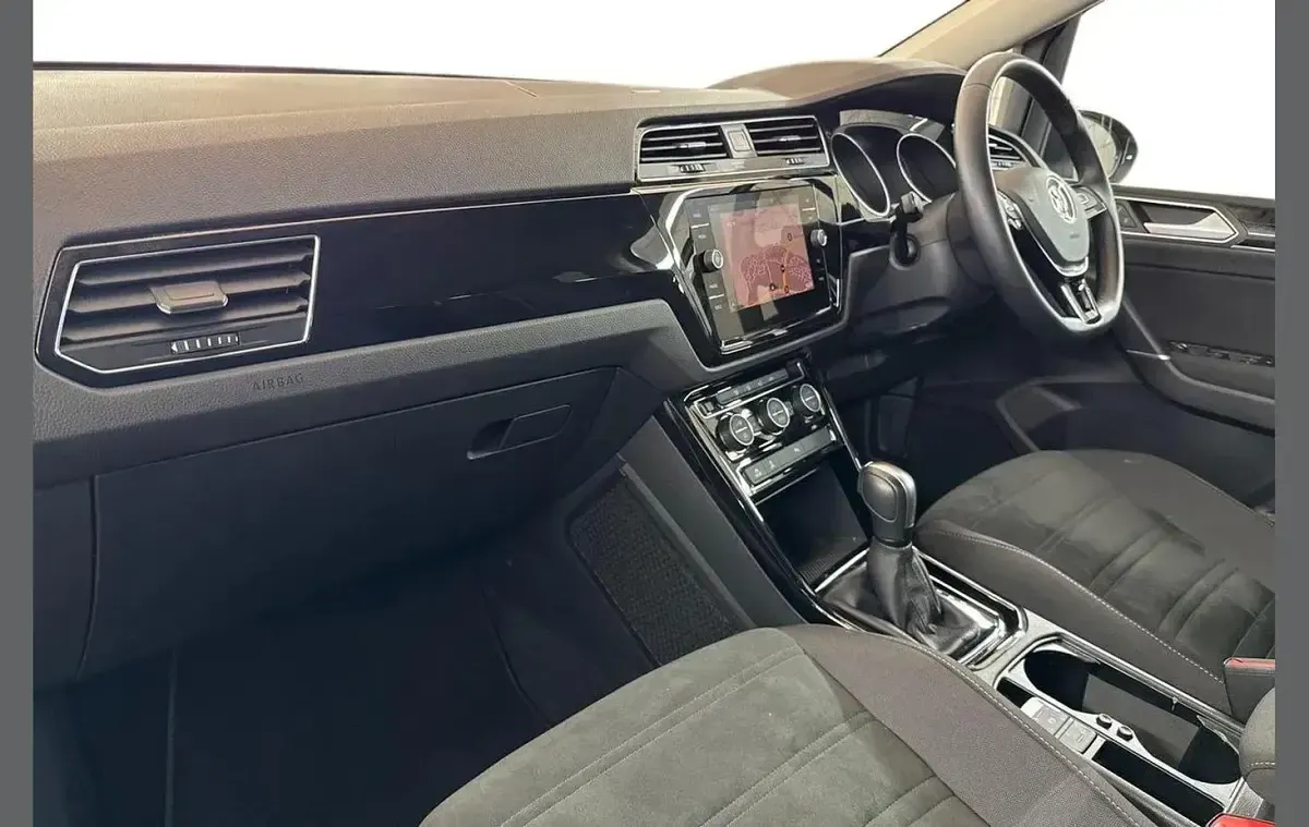 Used VW Touran SEL 150 HP (110 kW) 2021 Grey MPV