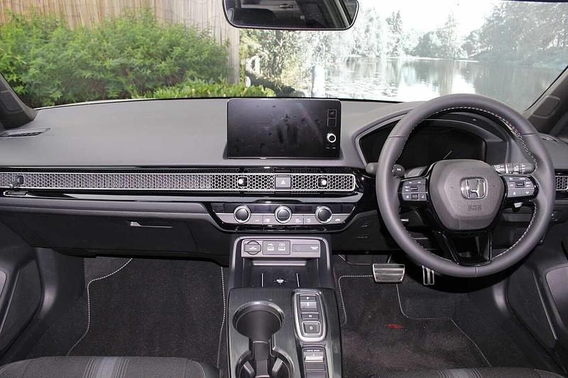 Used Honda Civic Sport 143 HP (105 kW) 2025 White Hatchback