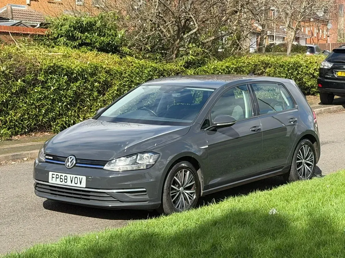 Używany VW Golf VII SE 2018 Szary Hatchback