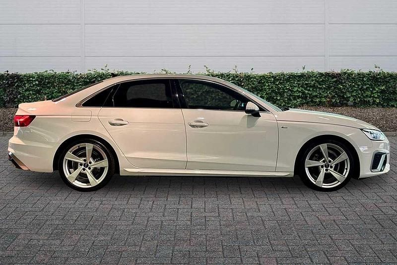 Used Audi A4 S-Line 147 HP (108 kW) 2023 White Sedan