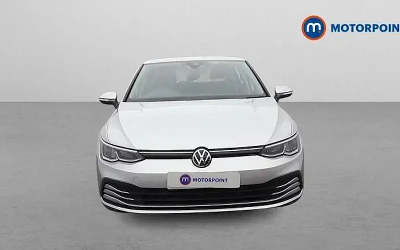 Used VW Golf VIII Life 131 HP (96 kW) 2023 Silver Hatchback