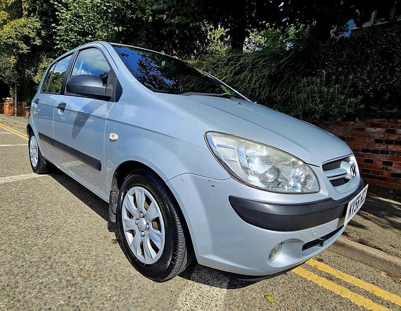 Silver Used 2006 Hyundai Getz Hatchback | £1,000 (Good price) - Image 1/4