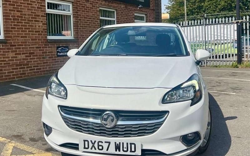 Used Vauxhall Corsa SRi 90 HP (66 kW) 2017 White Hatchback