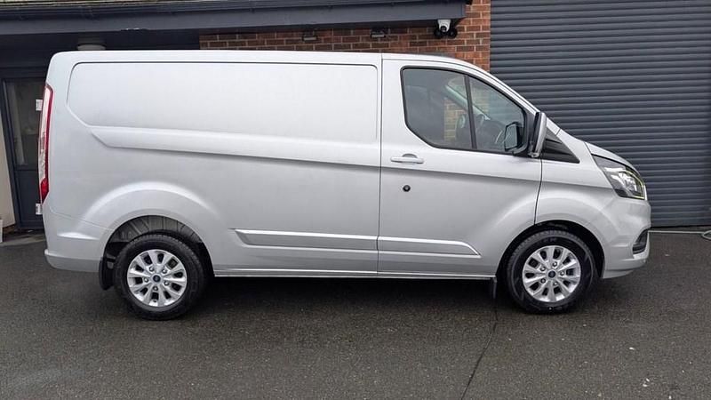 Used Ford Transit Custom Limited 170 HP (125 kW) 2022 Silver Van