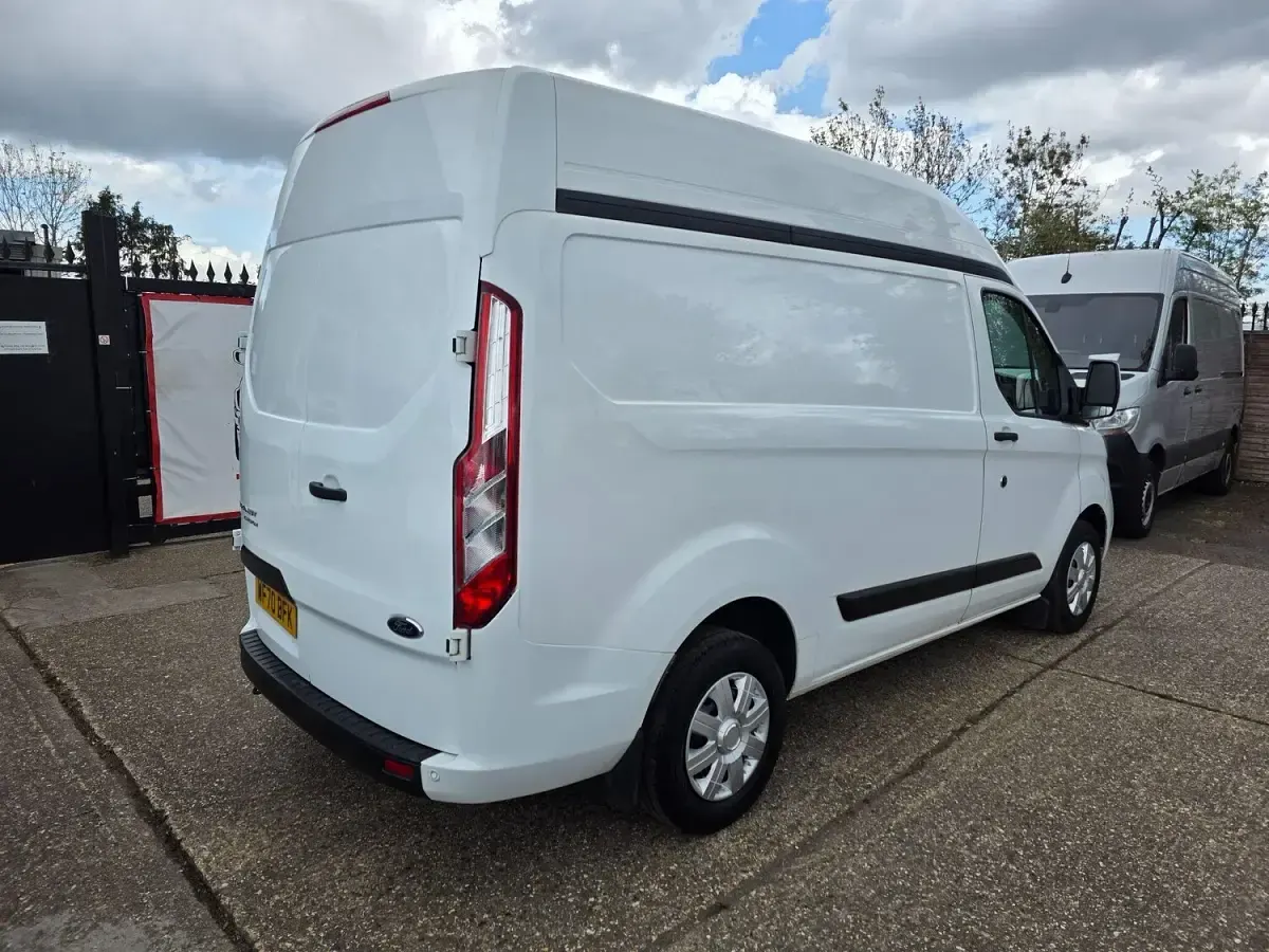 Used Ford Transit Custom Trend 105 HP (77 kW) 2020 White Van