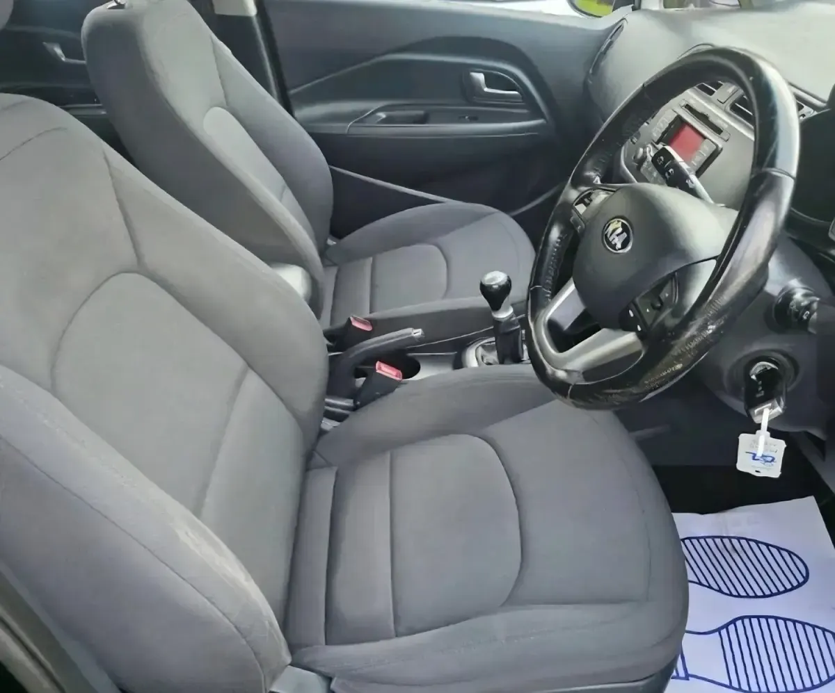 Used Kia Rio 85 HP (62 kW) 2014 Black Hatchback