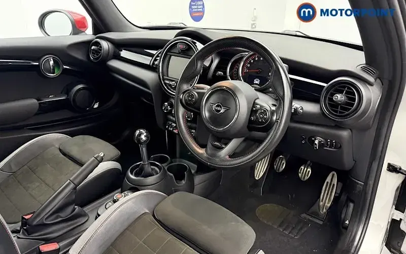 Used Mini John Cooper Works Hatch 231 HP (169 kW) 2020 White Hatchback