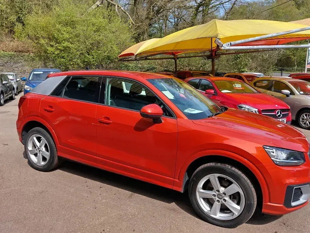 Used Audi Q2 Sport 116 HP (85 kW) 2018 Orange SUV