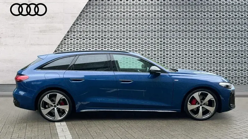 Used Audi A5 Sportback Advanced 204 HP (150 kW) 2025 Blue Hatchback