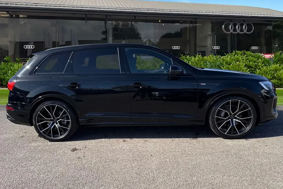 New Audi Q7 Black Edition 2026 Black SUV