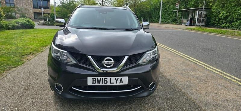 Used Nissan Qashqai N-Connecta 115 HP (84 kW) 2016 Black SUV
