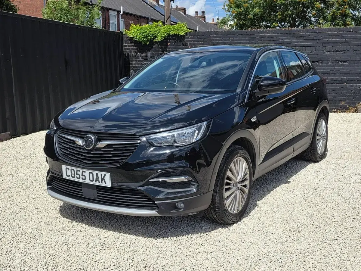 Used Vauxhall Grandland X Sport 130 HP (95 kW) 2019 Black SUV