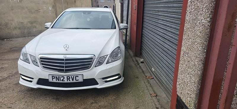 Used Mercedes E220 170 HP (125 kW) 2012 White Sedan