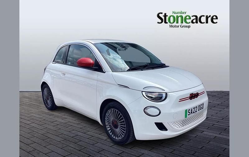 White Used 2022 Fiat 500e Red Hatchback | £10,995 (Fair price) - Image 1/4