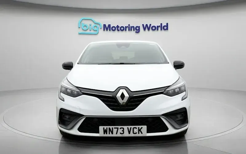 Used Renault Clio RS Line 90 HP (66 kW) 2023 White Hatchback