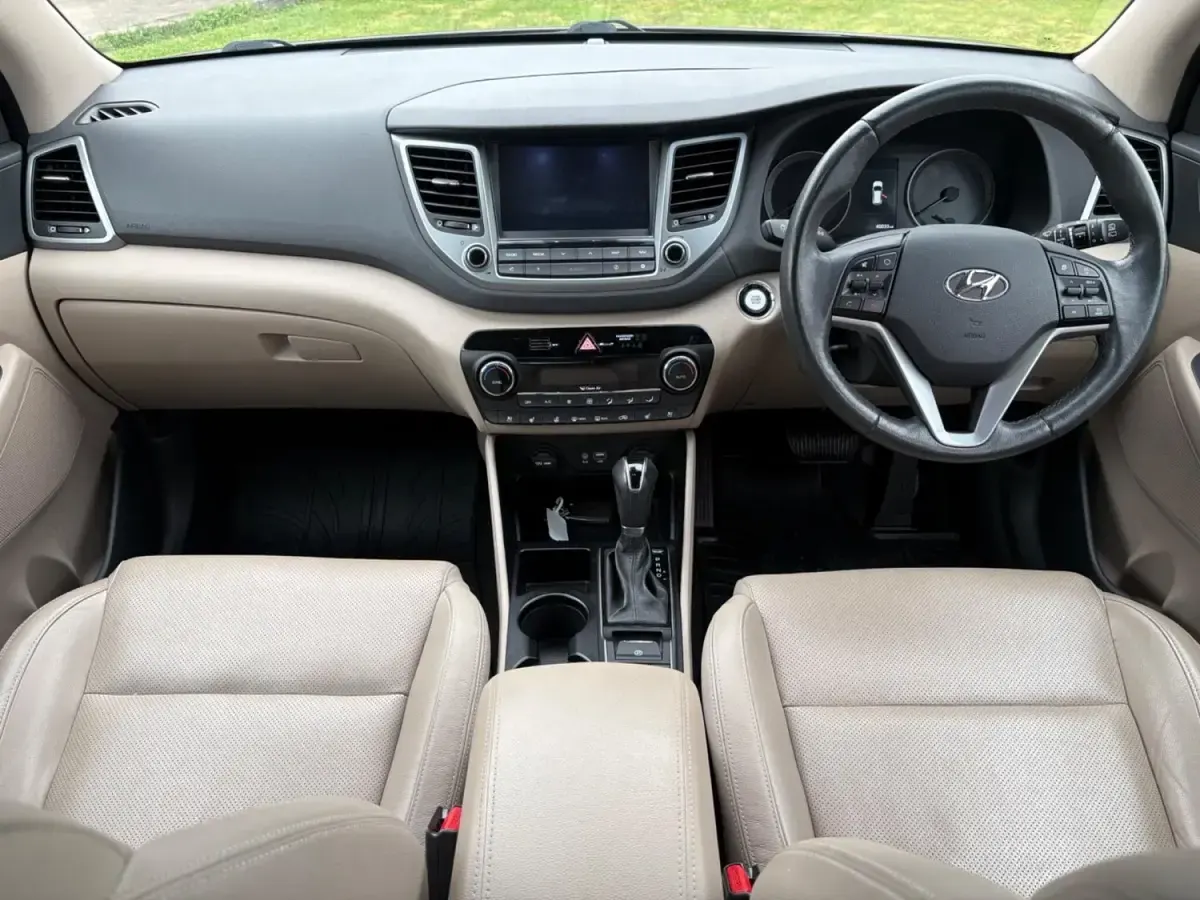 Usado Hyundai Tucson Premium SE 185 CV (136 kW) 2015 Gris SUV