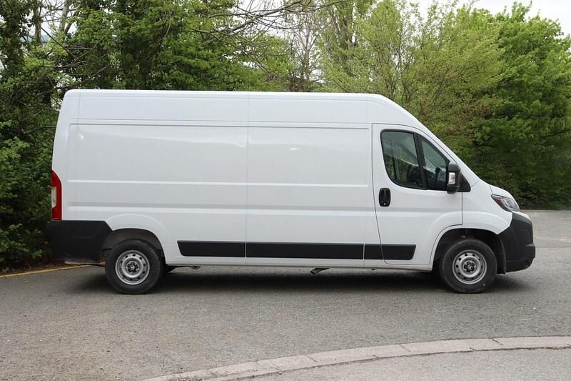 New Vauxhall Movano 2026 White