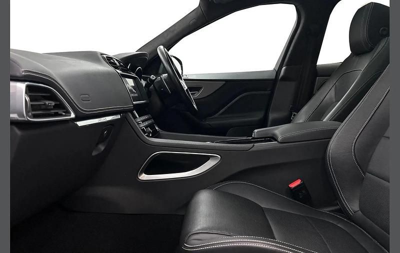 Used Jaguar F-Pace R-Sport 177 HP (130 kW) 2021 White SUV