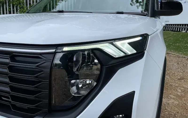 Used Ford Tourneo Courier Active 125 HP (91 kW) 2024 White MPV