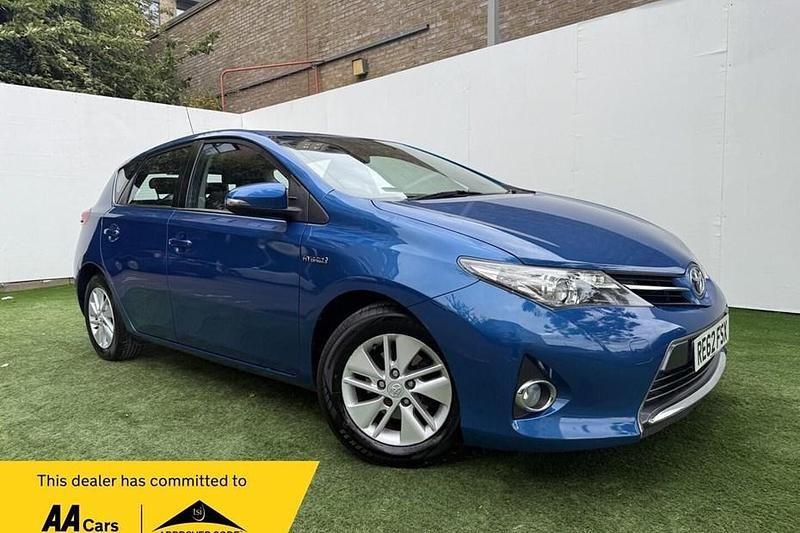 Used 2013 Toyota Auris Hybrid | £6,695 (Fair price) - Image 1/1