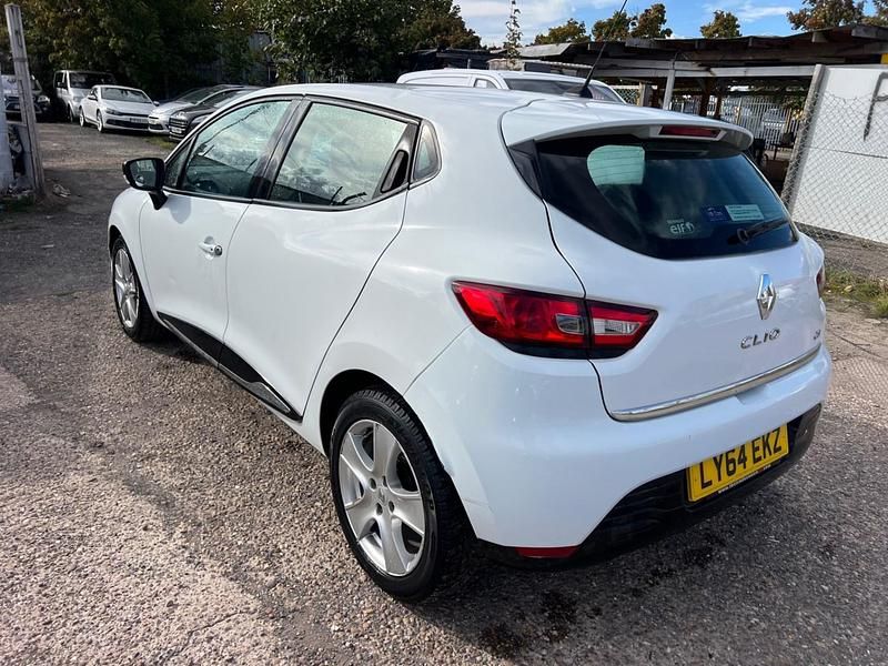 Used Renault Clio IV Dynamique 90 HP (66 kW) 2014 White Hatchback