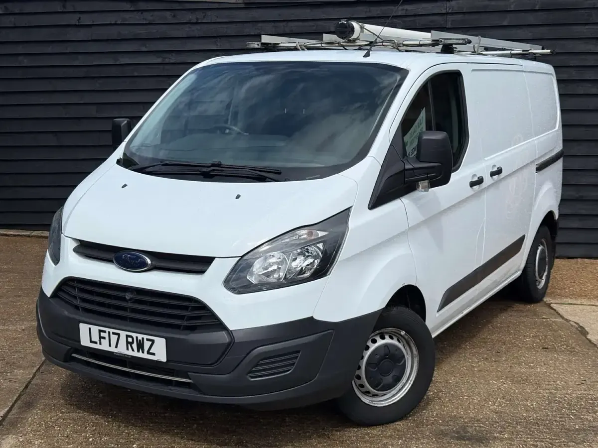 Used Ford Transit Custom 105 HP (77 kW) 2017 White Van