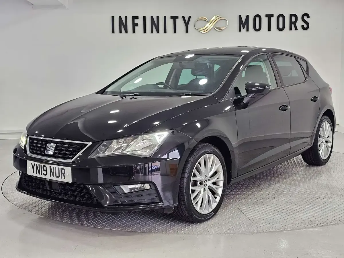 Used Seat Leon SE Dynamic 130 HP (95 kW) 2019 Black Hatchback