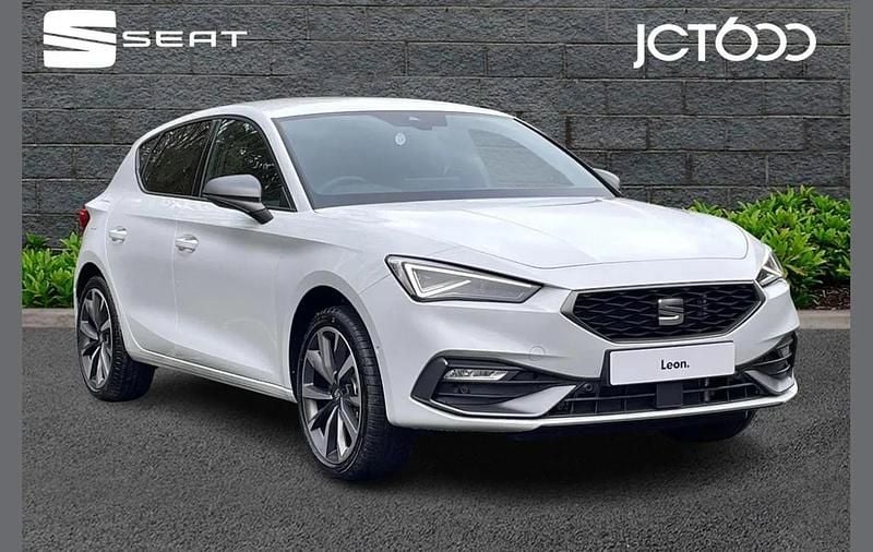 New Seat Leon FR Sport 147 HP (108 kW) 2025 White Hatchback