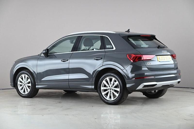 Begagnad Audi Q3 Sport 150 HK (110 kW) 2022 Grå SUV