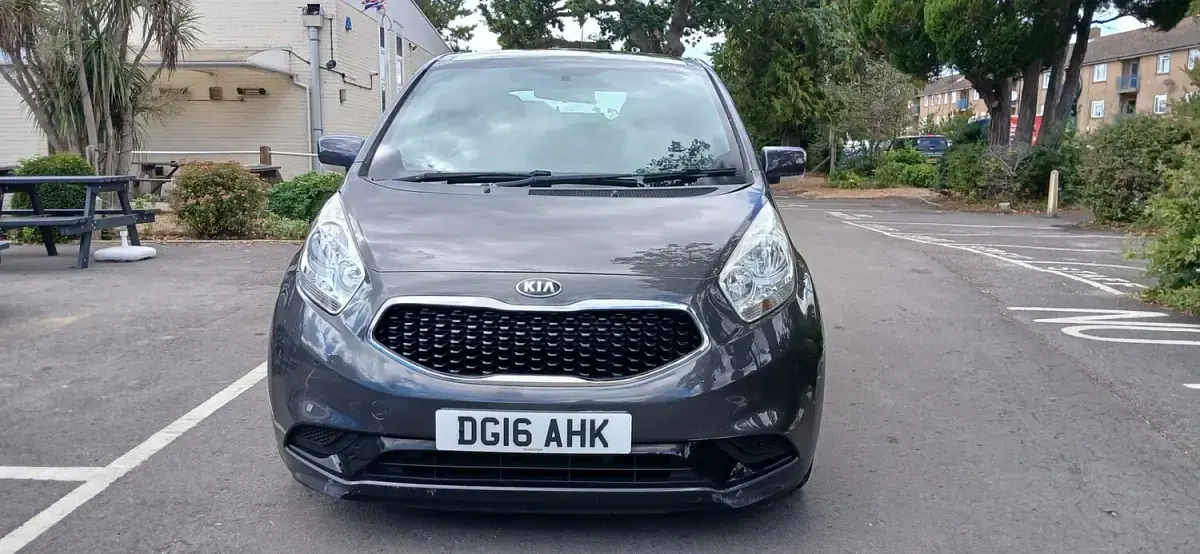 Used Kia Venga 128 HP (94 kW) 2016 Silver Hatchback