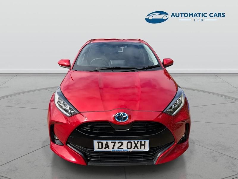Used Toyota Yaris Hybrid Design 116 HP (85 kW) 2022 Red Hatchback