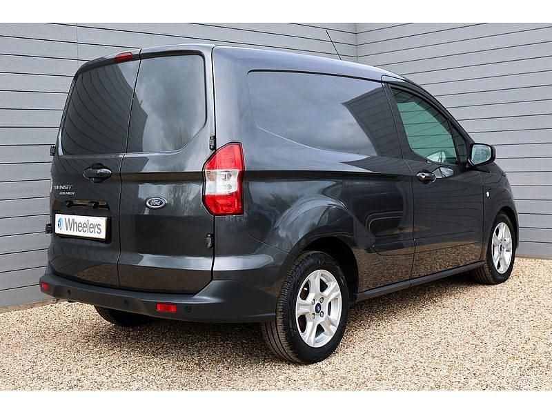 Begagnad Ford Transit Limited 100 HK (73 kW) 2023 Grå Van