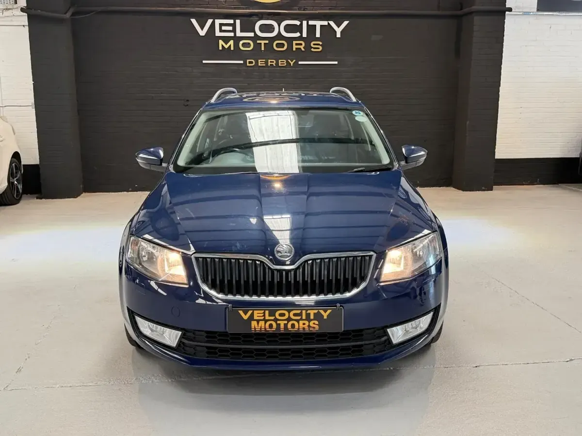 Used Skoda Octavia Elegance 105 HP (77 kW) 2013 Blue Estate