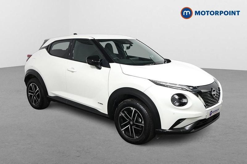 White Used 2024 Nissan Juke N-Connecta SUV | £18,999 (Fair price) - Image 1/4