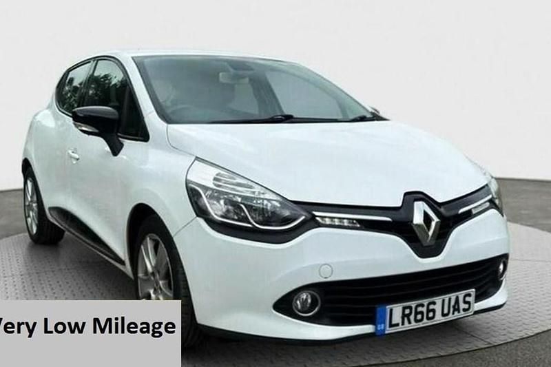 White Used 2016 Renault Clio IV Dynamique Hatchback | £6,995 (Fair price) - Image 1/1