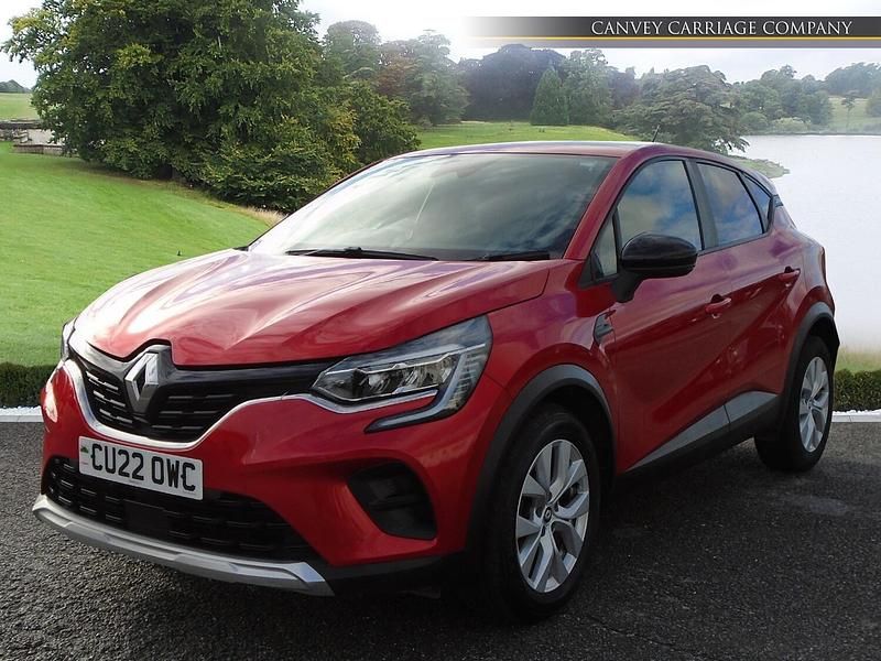 Used Renault Captur Iconic 2022 Red SUV